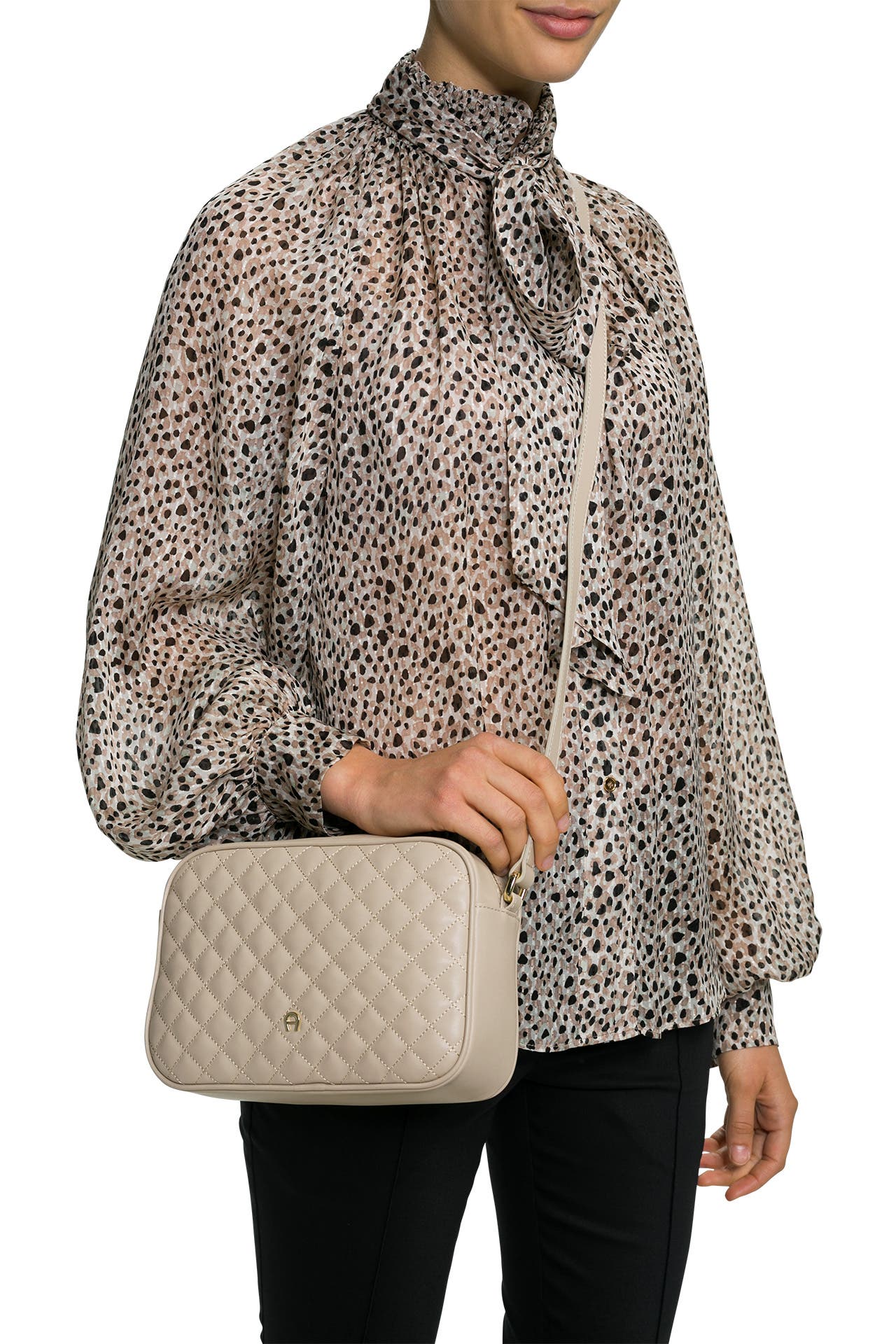 Aigner emily umhängetasche Clearance